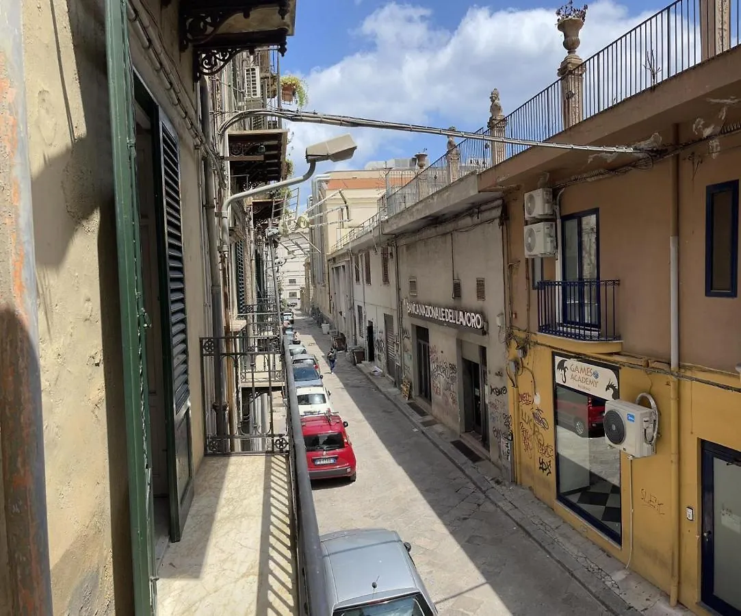 A Un Passo Dal Massimo 1 Apartment Palermo