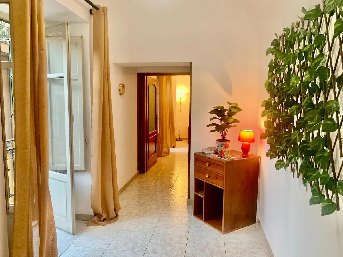 A Un Passo Dal Massimo 1 Apartment Palermo 0*,  Italy